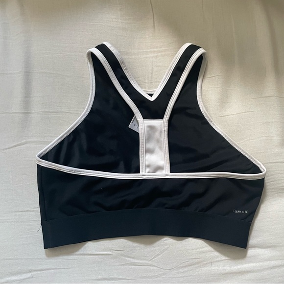 Adidas crop top/sports bra - Picture 3 of 3